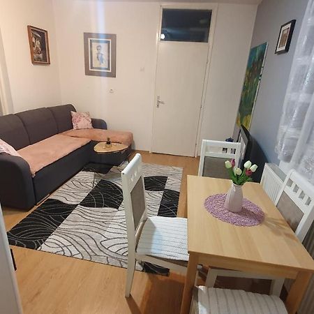 Apartman Dina Bihać Eksteriør bilde