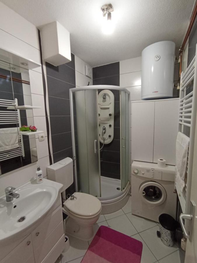 Apartman Dina Bihać Eksteriør bilde