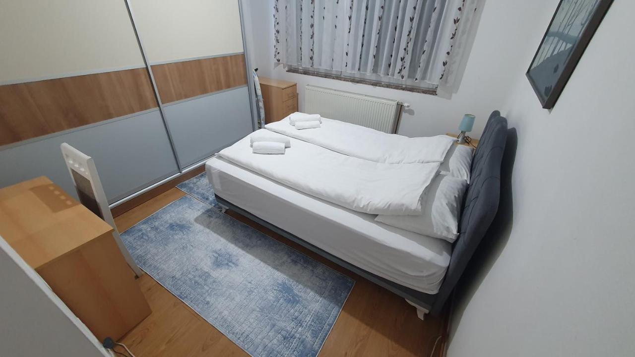 Apartman Dina Bihać Eksteriør bilde